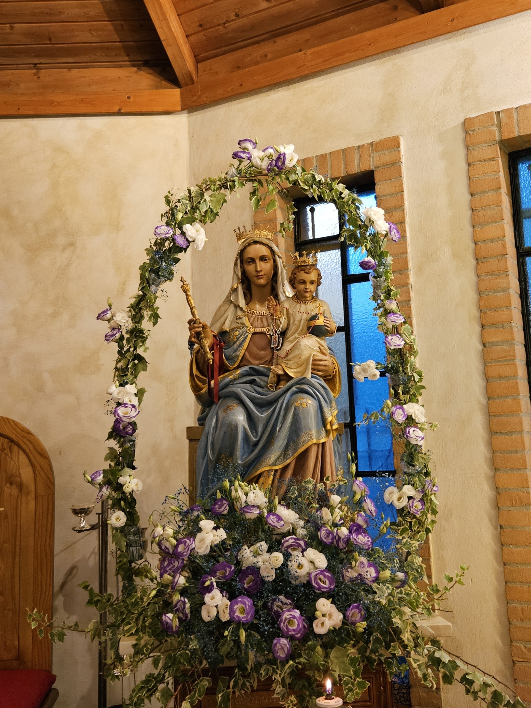 Statua della Beata Vergine del Carmine, adornata per la Processione